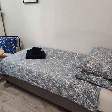 Kilburn High Road Studio Apartments London Bagian luar foto