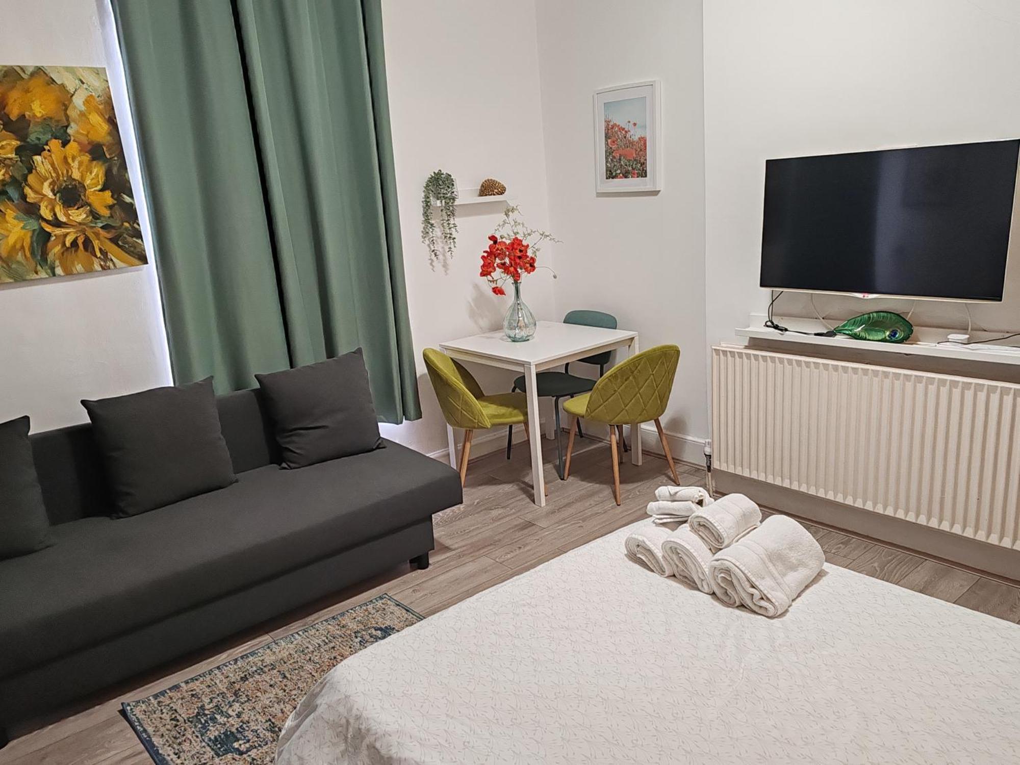 Kilburn High Road Studio Apartments London Bagian luar foto