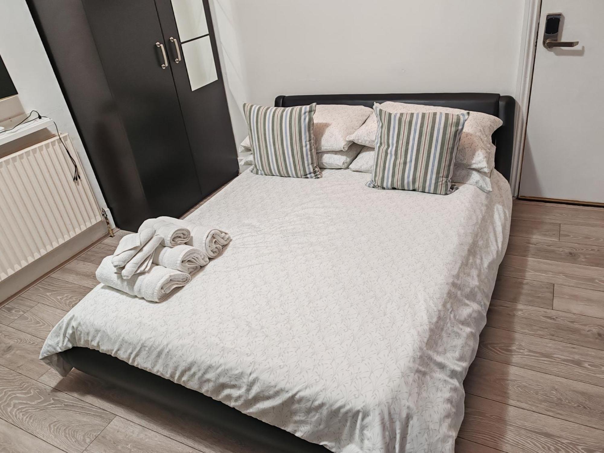 Kilburn High Road Studio Apartments London Bagian luar foto