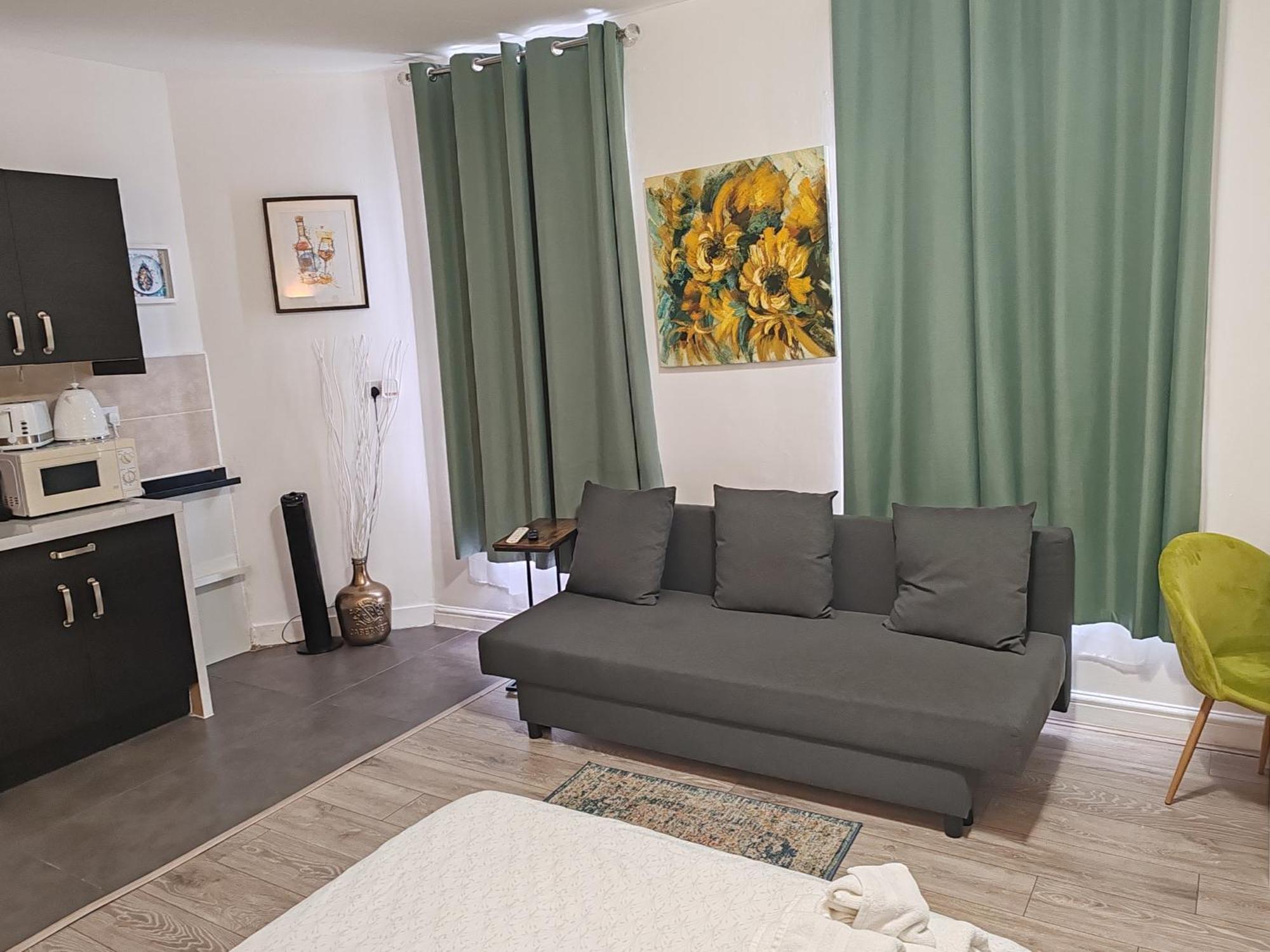 Kilburn High Road Studio Apartments London Bagian luar foto